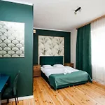 Elegant Aparthotel 4*