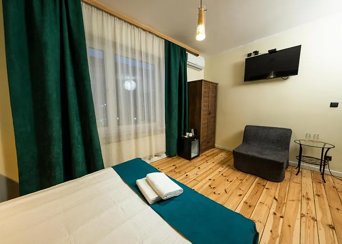 Elegant Aparthotel 4*