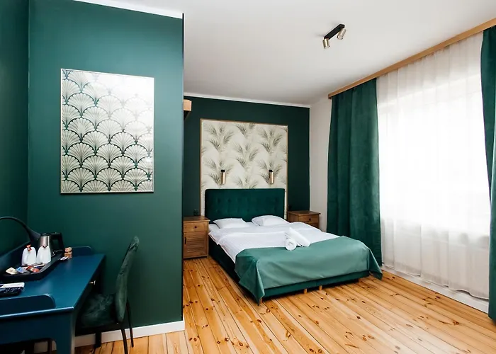 Elegant Aparthotel 4*